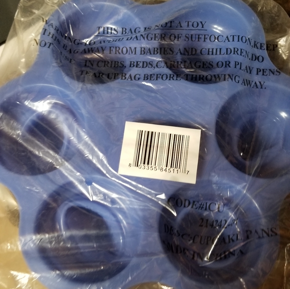 Silicone cupcake mold